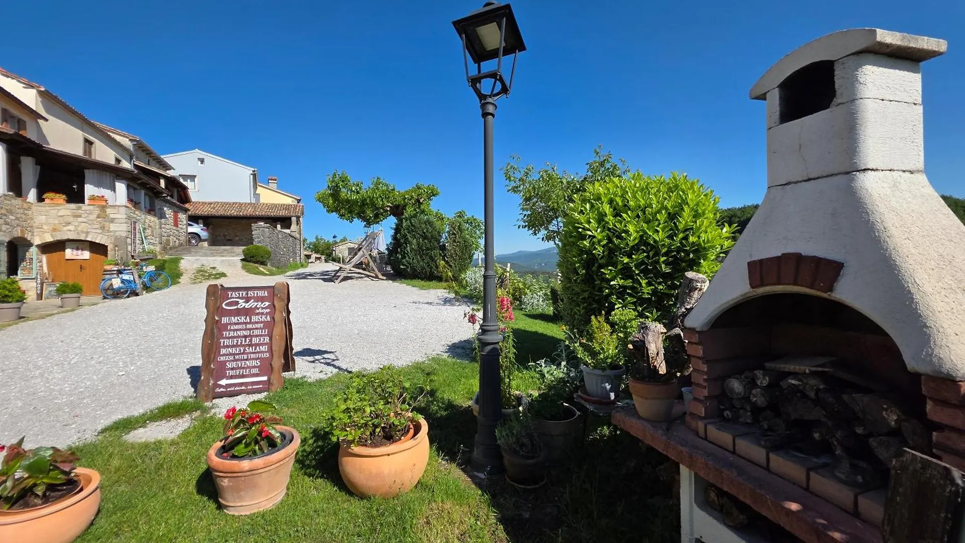 Apartment Hum-The Smallest Town In The World 0*, Hum Croatia